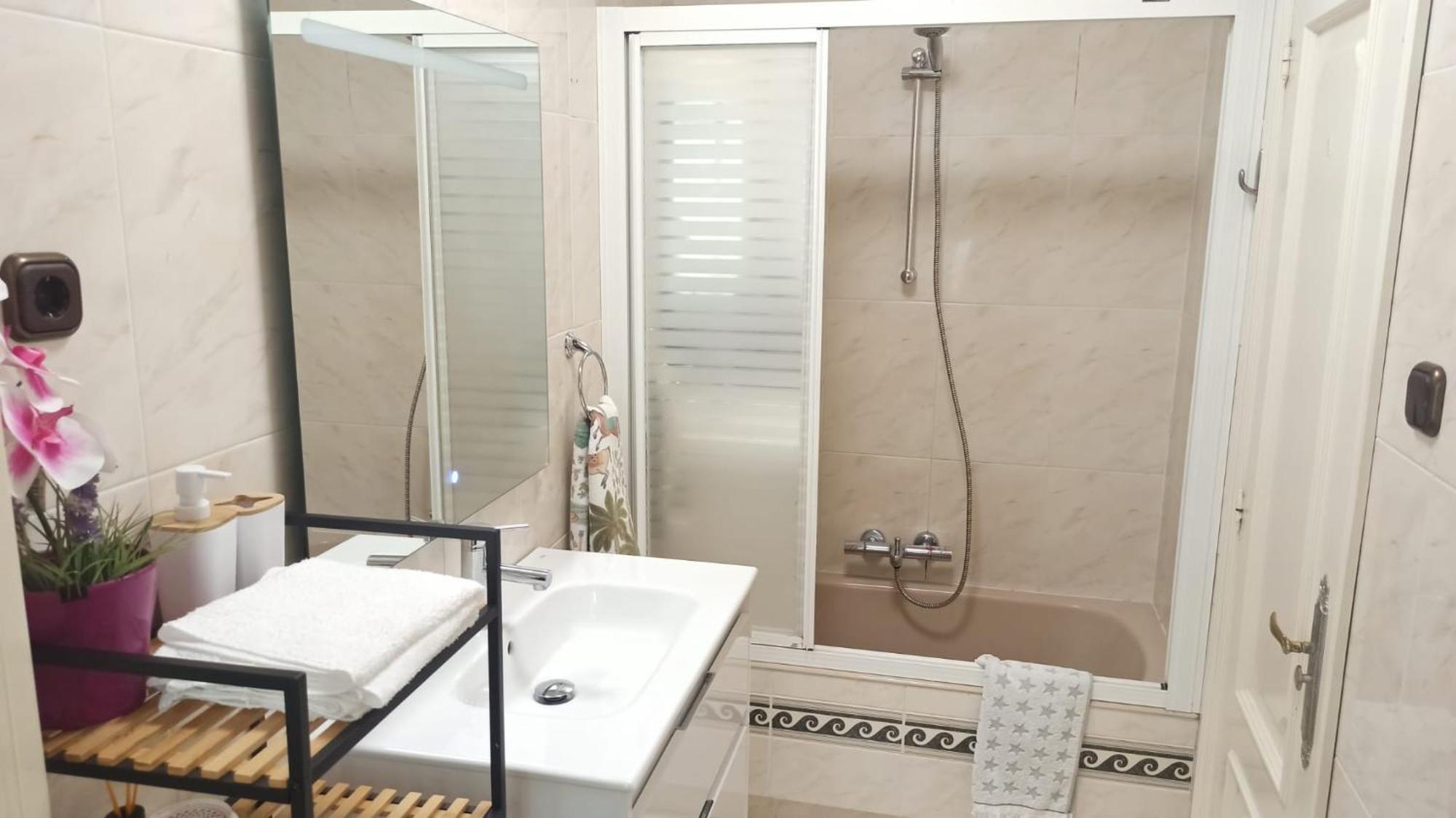 Ohana, Apartamento-Parking Privado Gratis-Centrico-Wifi-Ascensor-Sin Cuestas-82M2 Bermeo Extérieur photo